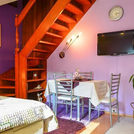 Apartment Pink *